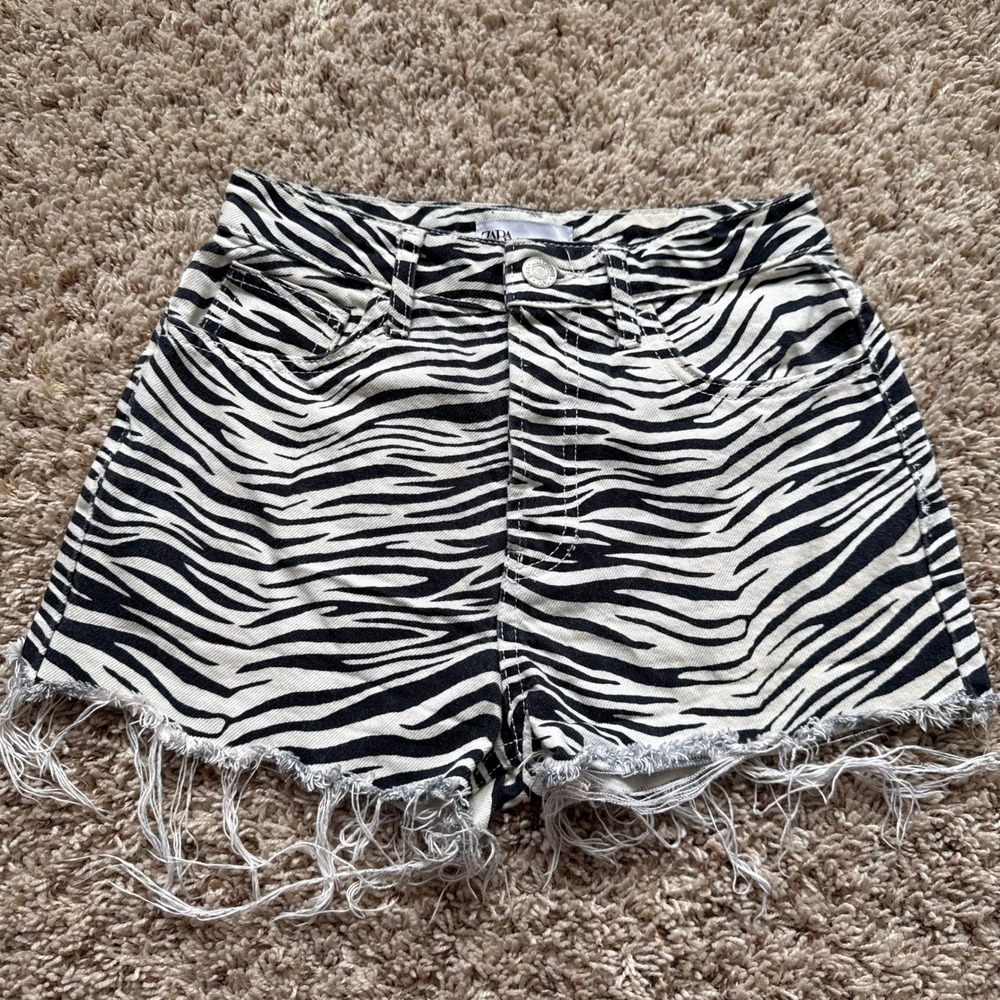 Zara Zebra Print High Waisted Distressed Denim Shorts Black White Size 2